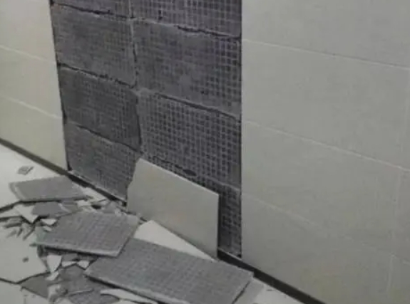 莎车瓷砖空鼓维修公司分享下莎车墙砖松动维修的知识